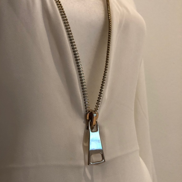 Light weight summer top white zipper blouse - Picture 3 of 6